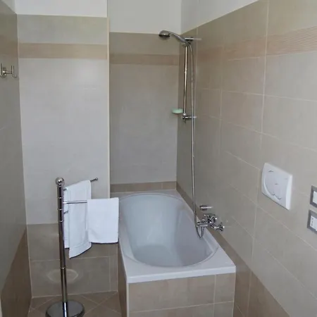 Eu Ropa Hotel